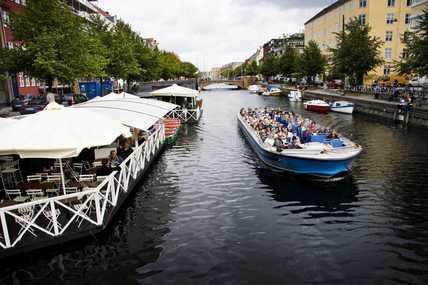 DKCPH - Copenhagen - Canalboat and boat rental at Christianshavn canal - www.copenhagenmediacenter.com, Ty Stange.jpg