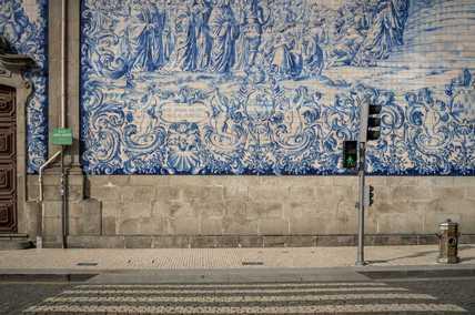 PTOPO - Porto - Azulejos Crossing - Stefan Pflaum.jpg
